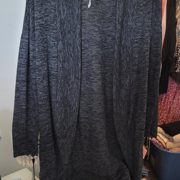 Black/Grey cardigan size Lrg - Picture 2 of 2